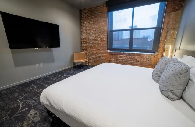 Montvale, Deluxe, Suite, 2 King Beds، Montvale Hotel 1/5
