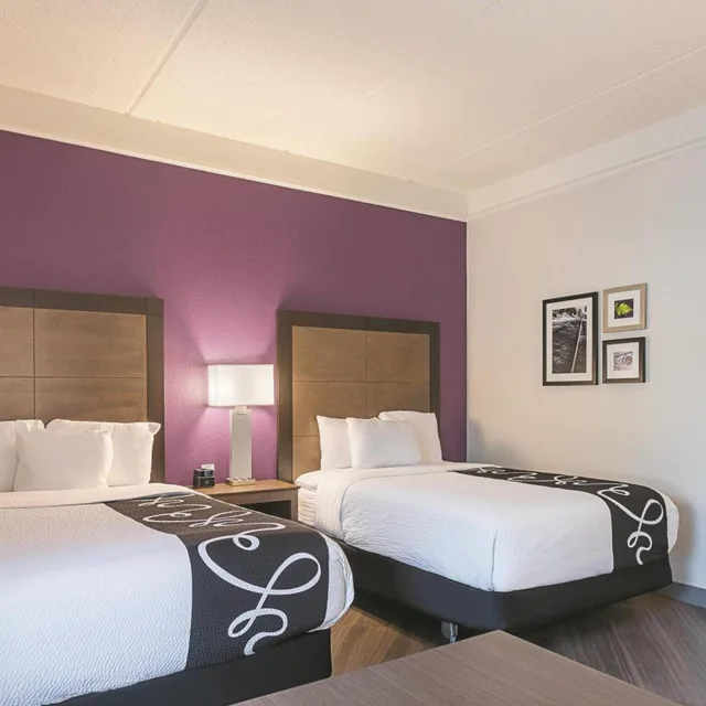 Room, 2 Double Beds, Bathtub, Accessible, La Quinta Inn & Suites by Wyndham Atlanta Alpharetta 2/8