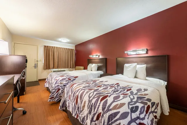 غرفة ديلوكس بسريرين مزدوجين، Red Roof Inn Merrillville 5/6