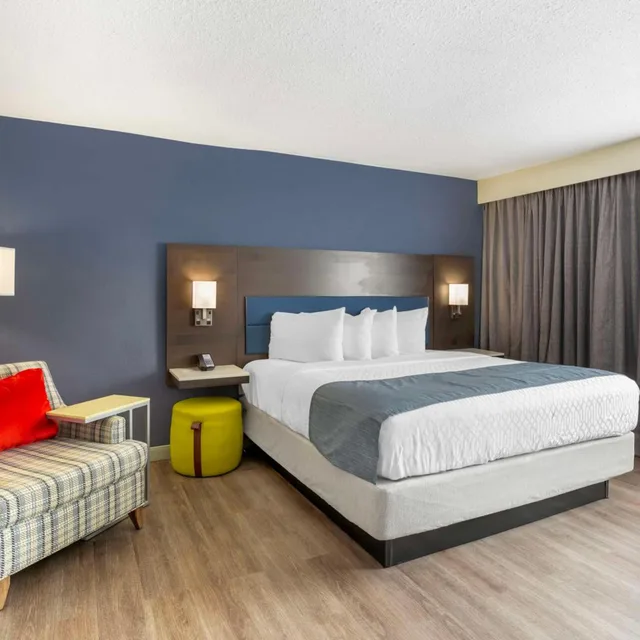 جناح بسرير كينج بغرفة نوم واحدة مع أريكة، Best Western Premier Richmond City Gateway 1/10