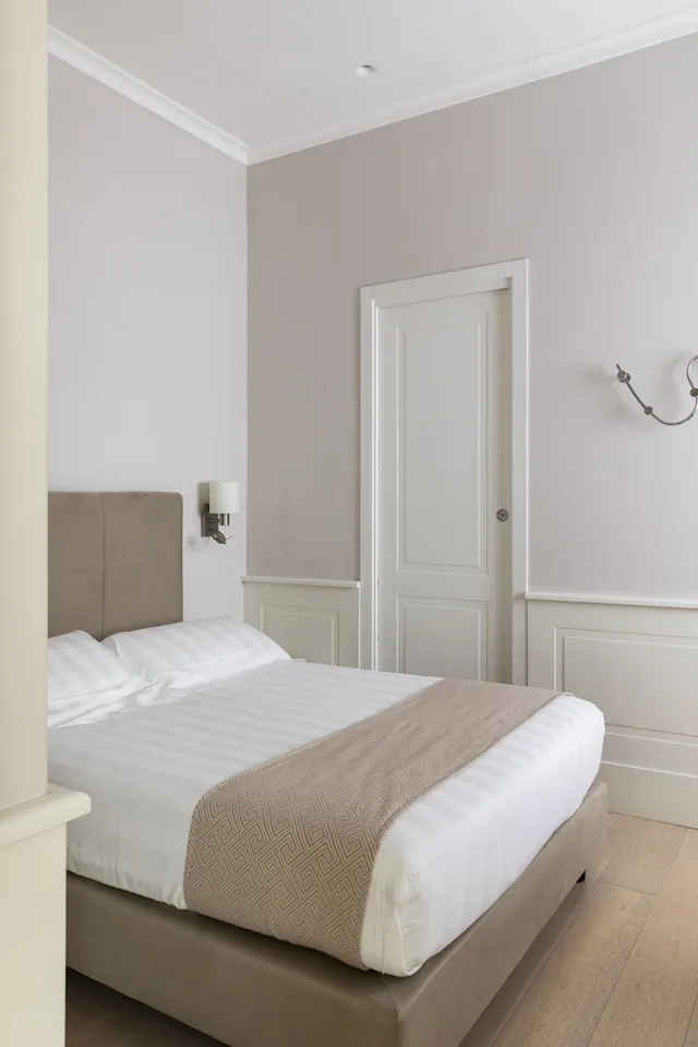 غرفة سوبيريور بسرير كوين بإطلالة على المدينة، Hotel Scalinata Di Spagna 2/10