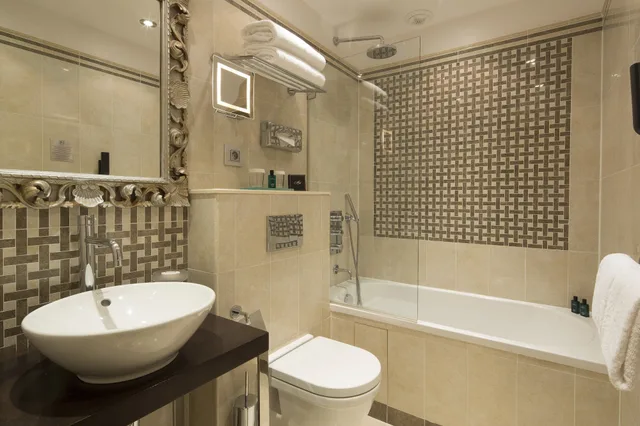 غرفة كلاسيكية بسرير مزدوج، Hotel Ares 9/10
