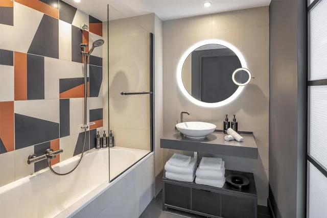 Eiffel, Escape, King Bed, Terrace، Canopy by Hilton Paris Eiffel Tower 6/6