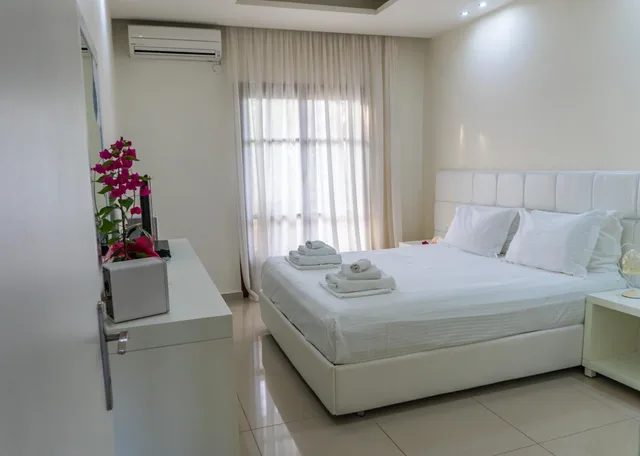 جناح بغرفتي نوم، Hotel Macedon 8/10