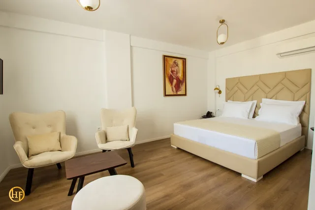 Grand, Twin Beds, HOTEL FANTASY 3/5