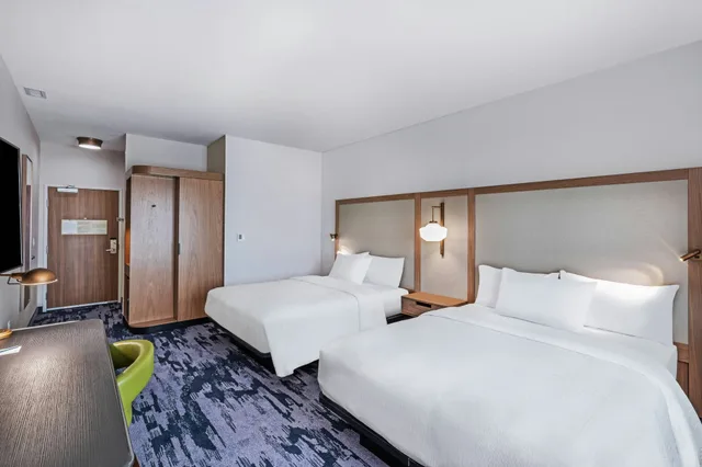 room, 2 queen beds, Fairfield Inn & Suites by Marriott Aberdeen 1/12