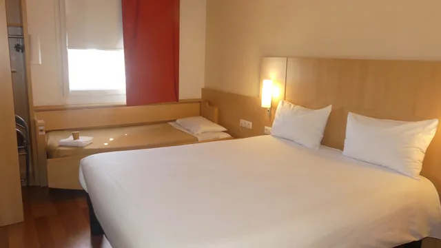 غرفة قياسية بسرير مزدوج وسرير فردي، Ibis Istres Trigance 1/5