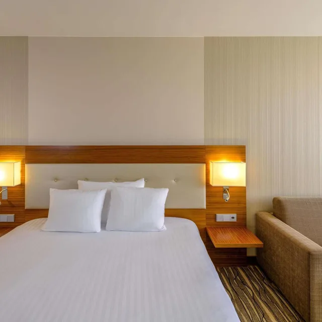غرفة تنفيذية بسرير كينج، Movenpick Hotel Geneva 6/7