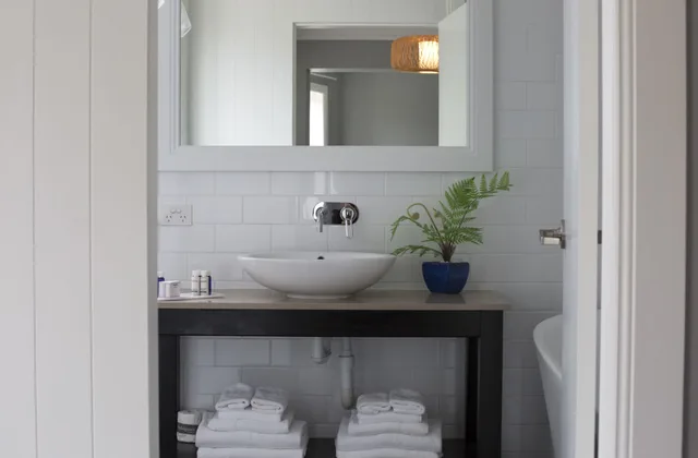 جناح بسرير كينج مع أريكة، Seabreeze Hotel 5/5