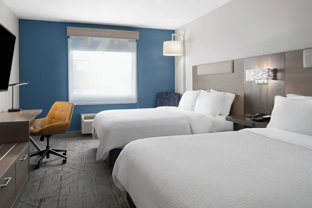 غرفة قياسية بسريرين كوين لذوي الإعاقة، HOLIDAY INN EXPRESS TOLEDO NORTH 3/6