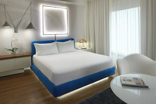 جناح استوديو ديلوكس بسرير كينج، The Valorian Los Angeles, Curio Collection by Hilton 2/6