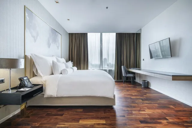 جناح بسرير كينج بشرفة، MUU Bangkok Hotel 3/10