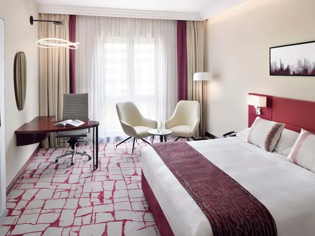 جناح ديلوكس بسرير كينج، Movenpick Bur Dubai 1/5