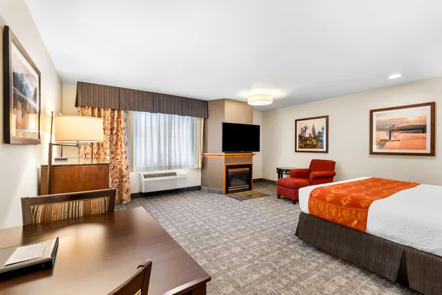 جناح بسرير كينج، Best Western Rocky Mountain Lodge 2/4