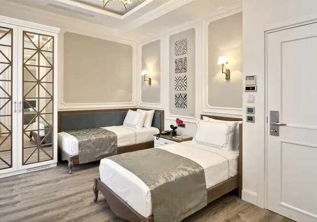 غرفة قياسية بسريرين منفصلين، Mirrors Hotel Istanbul Taksim Pera 2/3