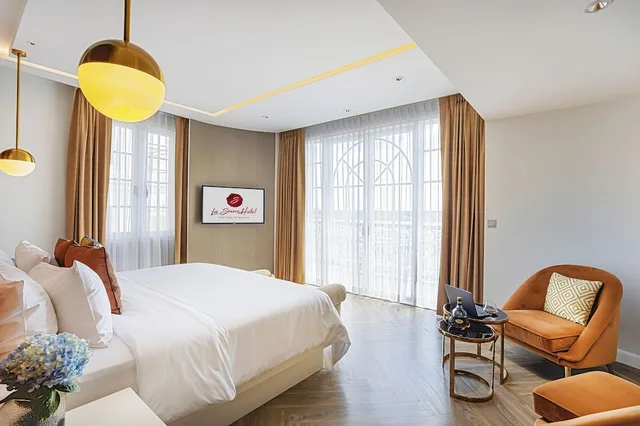غرفة ديلوكس بسرير كينج بإطلالة على النهر، La Seine Hotel 7/10