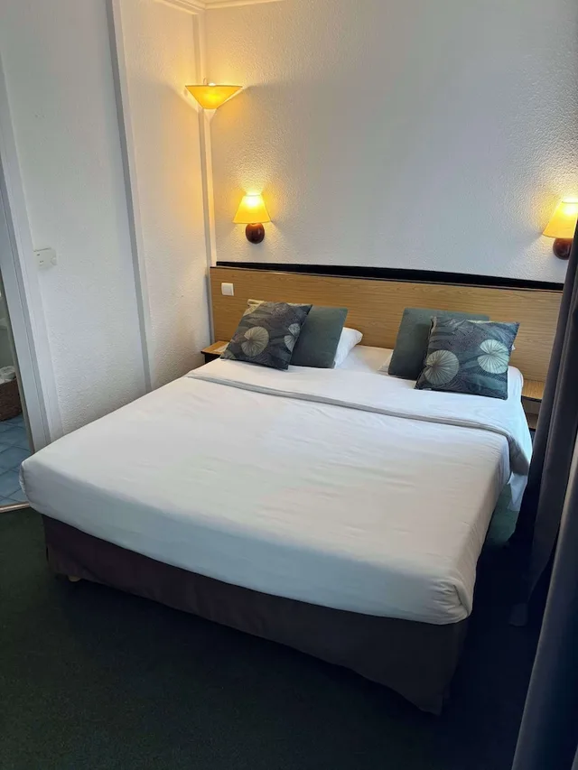 غرفة قياسية بسرير مزدوج، Hotel Restaurant Campanile Dijon Centre Gare 2/9