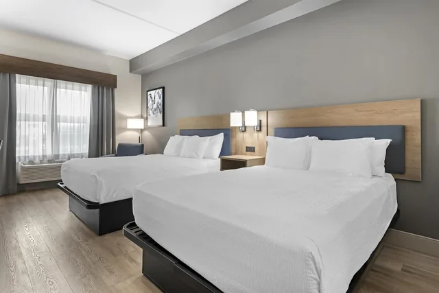 غرفة قياسية بسريرين كوين يُسمح فيها بالحيوانات الأليفة، Best Western Brandon Inn 2/3