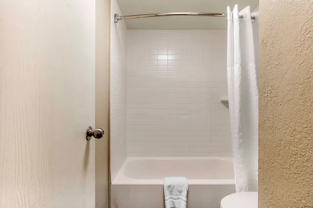 غرفة قياسية بسرير كينج، Comfort Inn & Suites Little Rock Airport 7/8