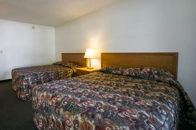 غرفة بسريرين كوين، Budget Motel 3/4