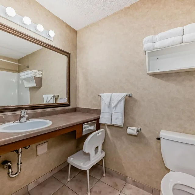Room, 2 Queen Beds, Accessible, Stony Plain Inn & Suites 4/4