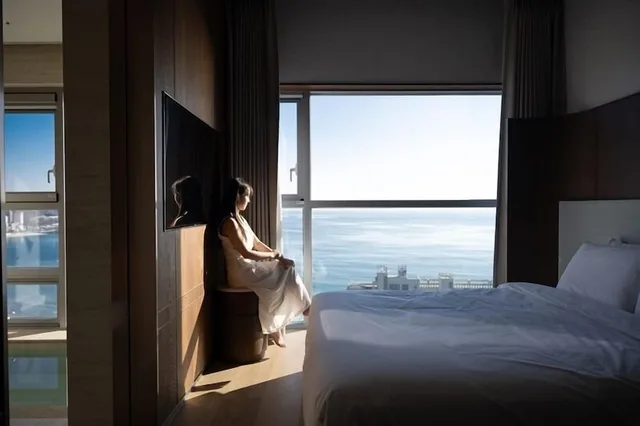 جناح بريميوم بسرير كينج وسرير كوين بإطلالة على البحر بجاكوزي، Mer de l'aube Hotel 4/5