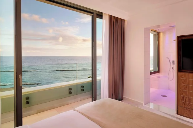 جناح بانورامي جونيور بسرير كينج بغرفة نوم واحدة، Parklane a Luxury Collection Resort and Spa Limassol 3/3