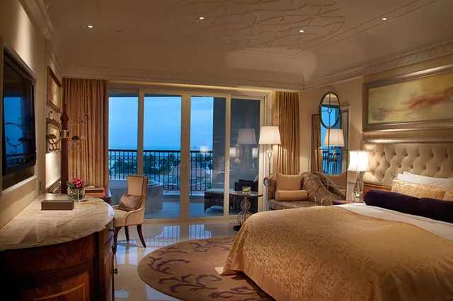 Room, King Bed, Side Sea View، Crowne Plaza Resort Sanya Bay 7/10