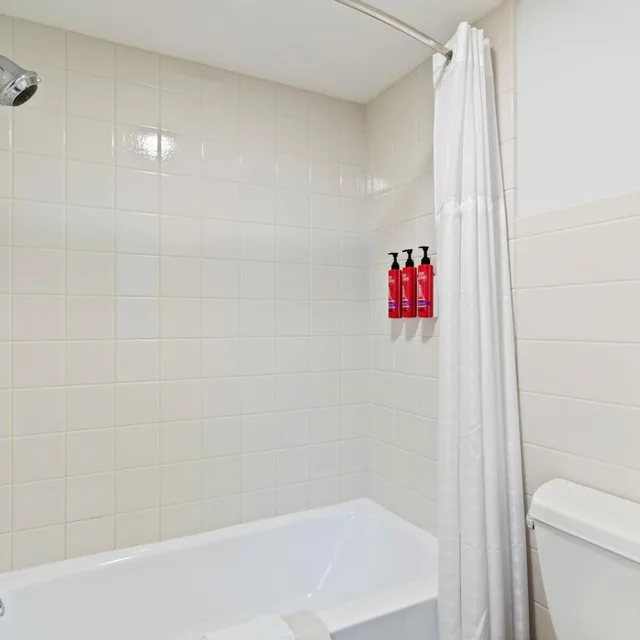 Room, King Bed, Dining Area, Kitchenette، SureStay Studio by Best Western Paradise Lancaster County 7/7