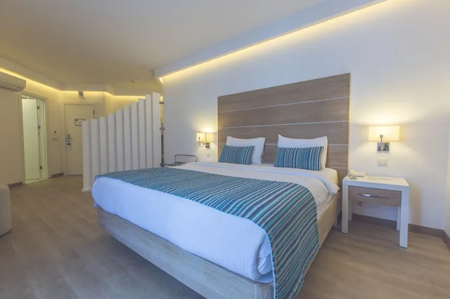 Swim Up Room with Steps، Garcia Resort and Spa 1/6