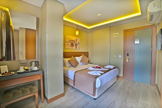 غرفة قياسية بسرير مزدوج أو سريرين منفصلين، Corner Hotel 4/6