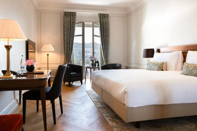 غرفة ديلوكس بسرير كينج، Bellevue Palace 1/2
