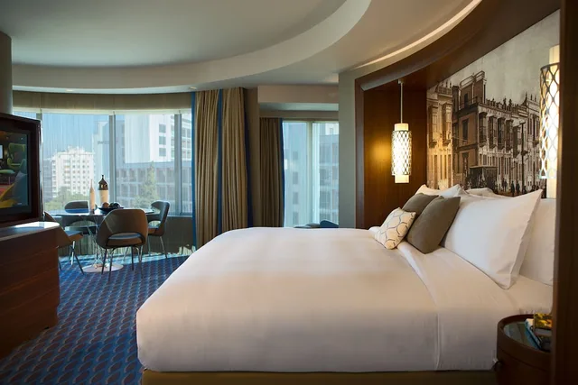 جناح تنفيذي بسرير كينج للمدخنين، Renaissance Izmir Hotel 1/10