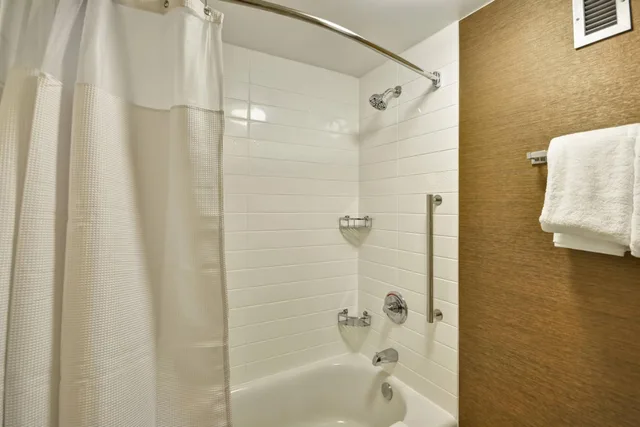 Room, King Bed, Bathtub, Accessible, Fairfield Inn & Suites by Marriott Atlanta Vinings/Galleria 6/8