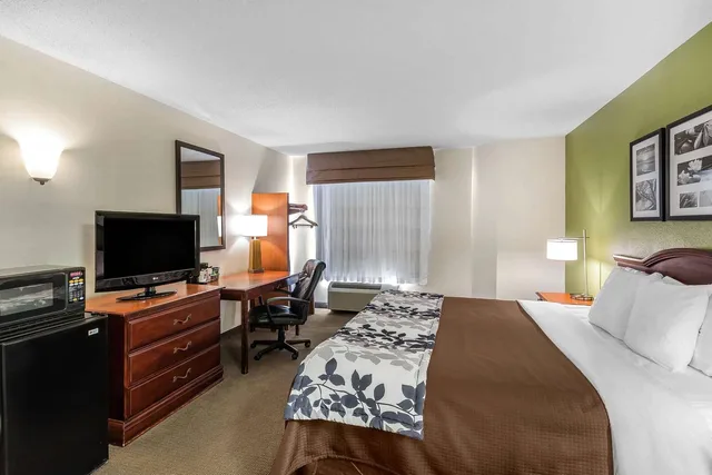 Room, King Bed, Sleep Inn Gaffney At I-85 3/6