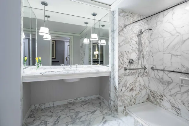 غرفة بسرير كينج وسرير كوين، The Ritz-Carlton, St. Louis 5/5