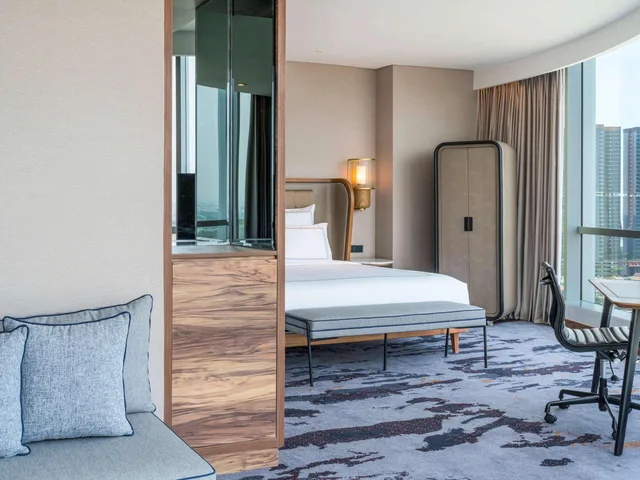Room, King Bed, Bay View، Swissotel Jakarta PIK Avenue 6/10