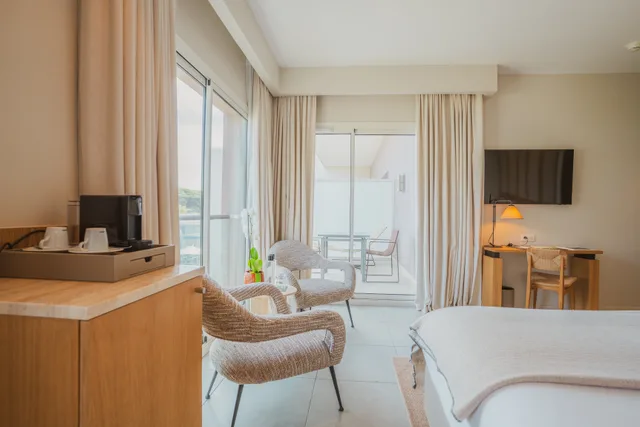 غرفة بريستيج بإطلالة على البحر، Kube St Tropez Hotel 8/10