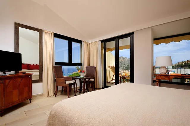 غرفة بريستيج بسرير كوين بإطلالة على البحر بشرفة، Alberi del Paradiso Hotel 4/9
