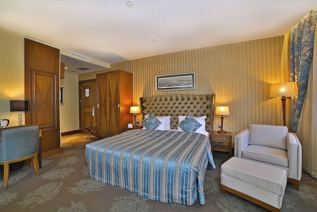 غرفة كومفورت ثلاثية بسرير كينج، Adelmar Hotel Istanbul Sisli 2/4