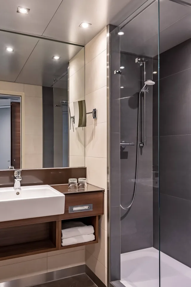 غرفة سوبيريور بسرير كينج، Courtyard By Marriott Linz 2/3