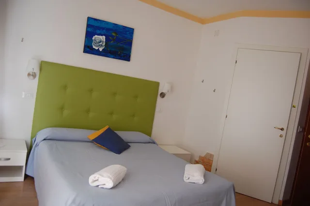 غرفة بسريرين منفصلين بشرفة، Hotel Irene 1/10