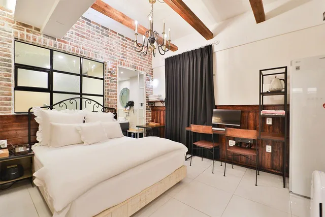 جناح جونيور، February Hotel Hwanggeum 1/10