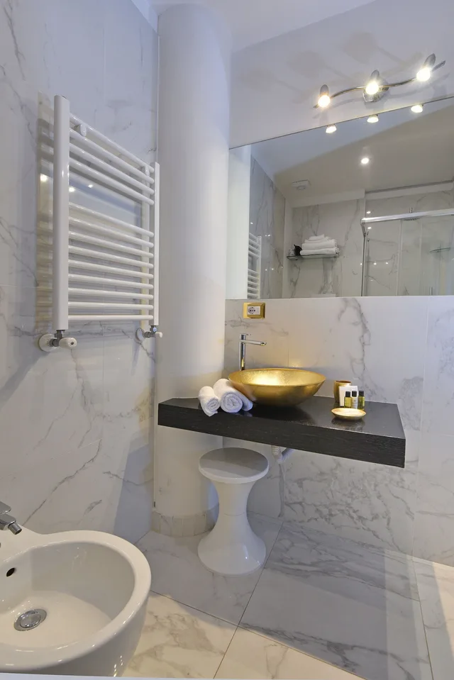 غرفة ديلوكس بسرير كوين بإطلالة على المدينة بشرفة، Residenza Borbonica 5/6