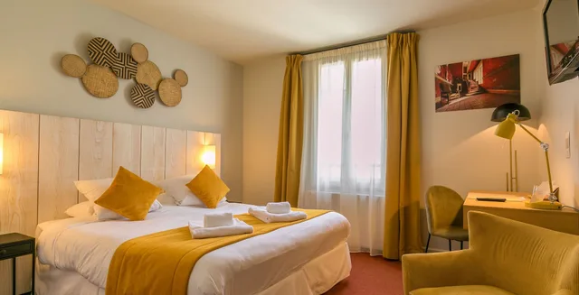 Superior, Queen Bed, Le Central Boutique Hotel Beaune Centre 2/4
