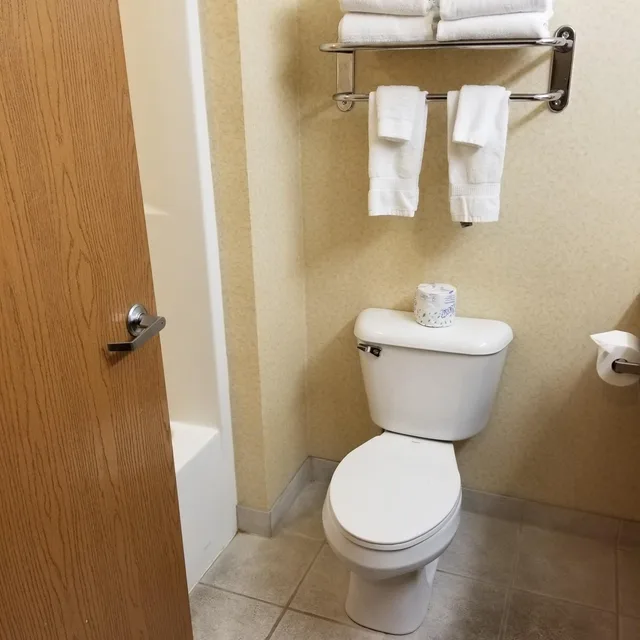 جناح بسريرين كوين، Cobblestone Suites Ripon 3/3