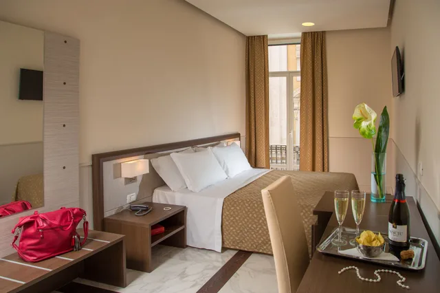 غرفة سوبيريور بسرير مزدوج بشرفة، corso grand suite 4/10