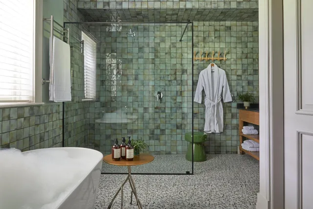 جناح جونيور بإطلالة على الجبل، The Thatch House 2/5