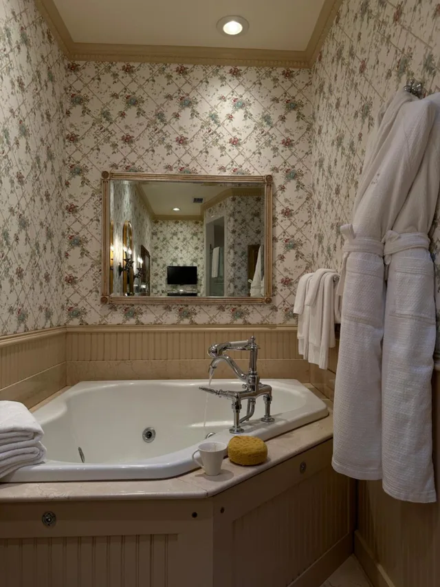 Garden Villa, English، The Chanler at Cliff Walk 4/6
