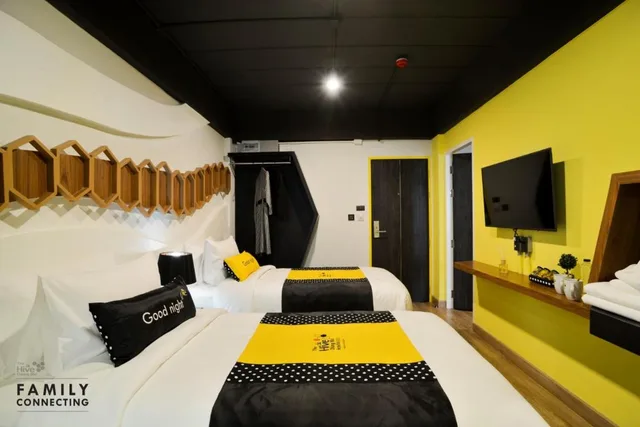 غرفة متصلة، The Hive Chiang Mai 1/2